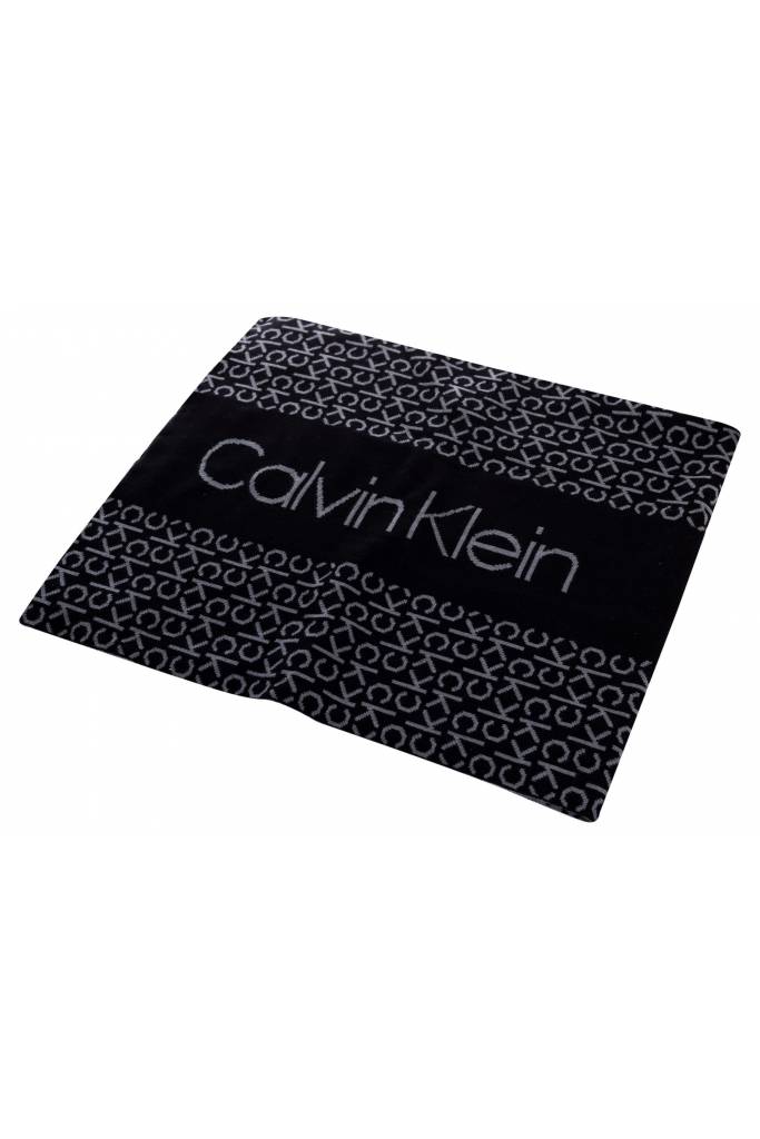 Detal 2 calvin klein komplet czapka + szalik K60K605992