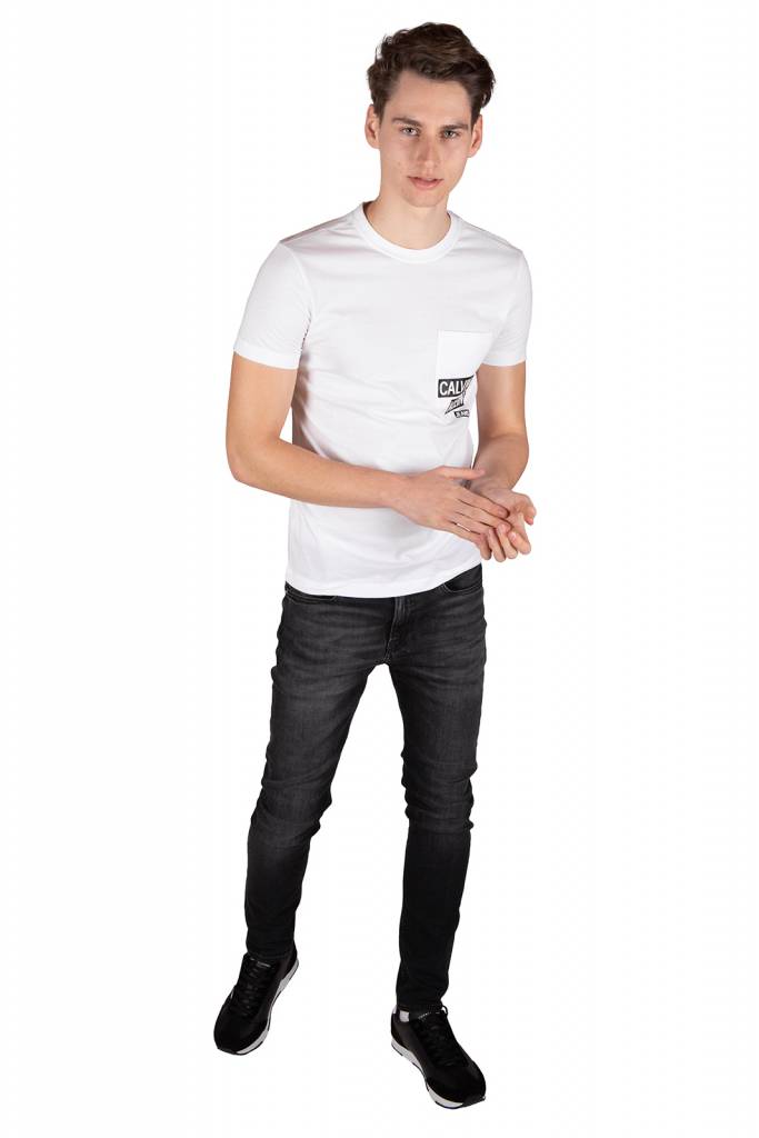Detal stylizacja calvin klein jeans t-shirt logo bloks J30J316467 Detal stylizacja calvin klein jeans t-shirt logo bloks J30J316467
