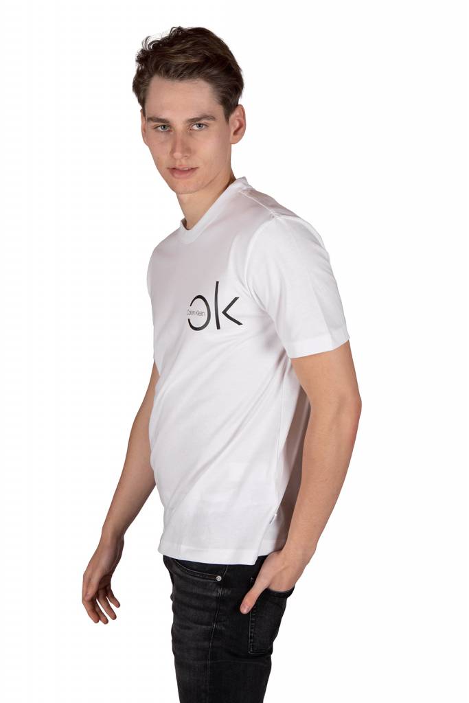 Przód calvin klein t-shirt chest print K10K106365 Przód calvin klein t-shirt chest print K10K106365