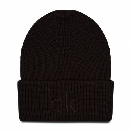 Detal stylizacja calvin klein czapka K60K607285