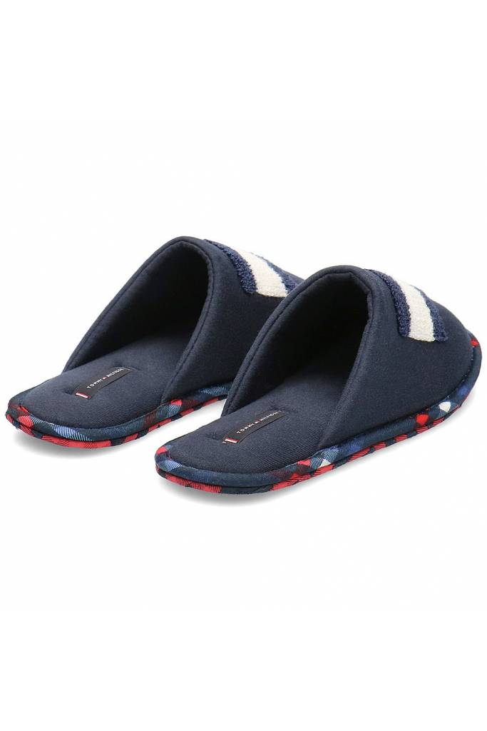 Detal stylizacja tommy hilfiger kapcie FM0FM02357 Detal stylizacja tommy hilfiger kapcie FM0FM02357