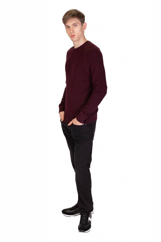Detal 3 tommy hilfiger sweter męski two structure MW0MW15449 Detal 3 tommy hilfiger sweter męski two structure MW0MW15449