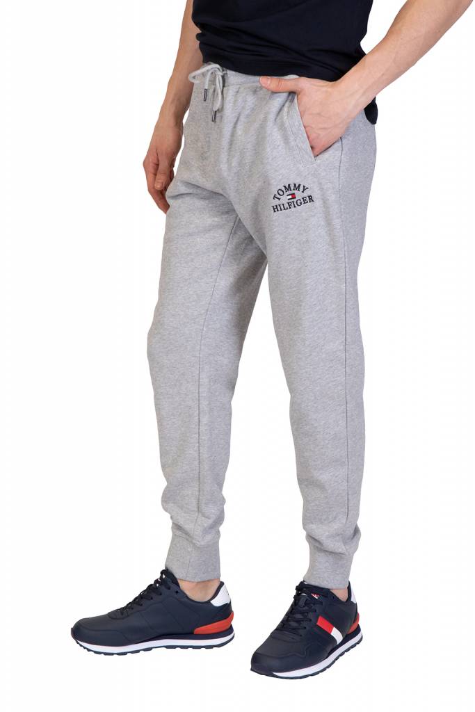 Przód tommy hilfiger spodnie dresowe męskie basic embroidered MW0MW13038 Przód tommy hilfiger spodnie dresowe męskie basic embroidered MW0MW13038